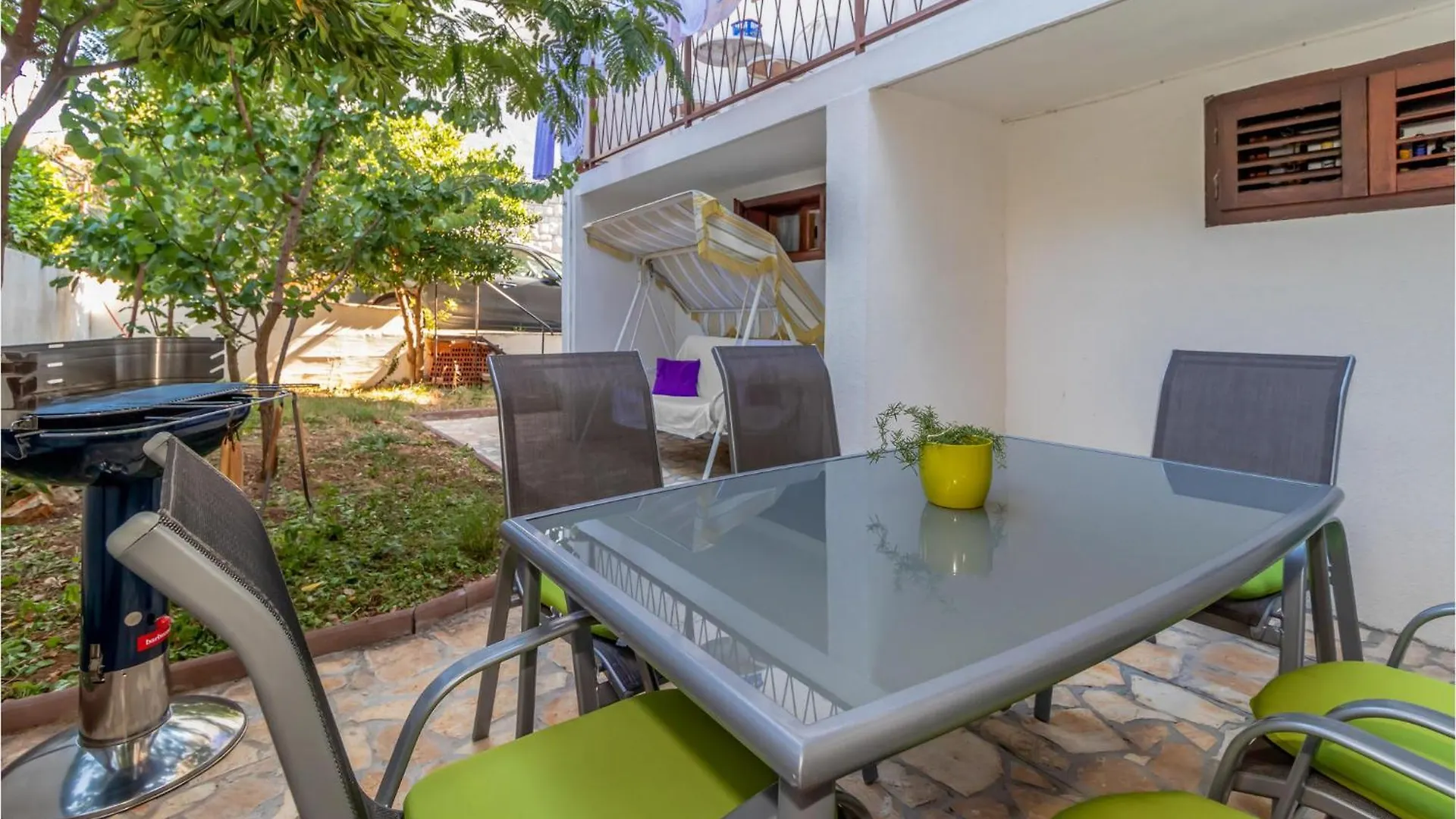 2 Bedroom Stunning Apartment In Selce