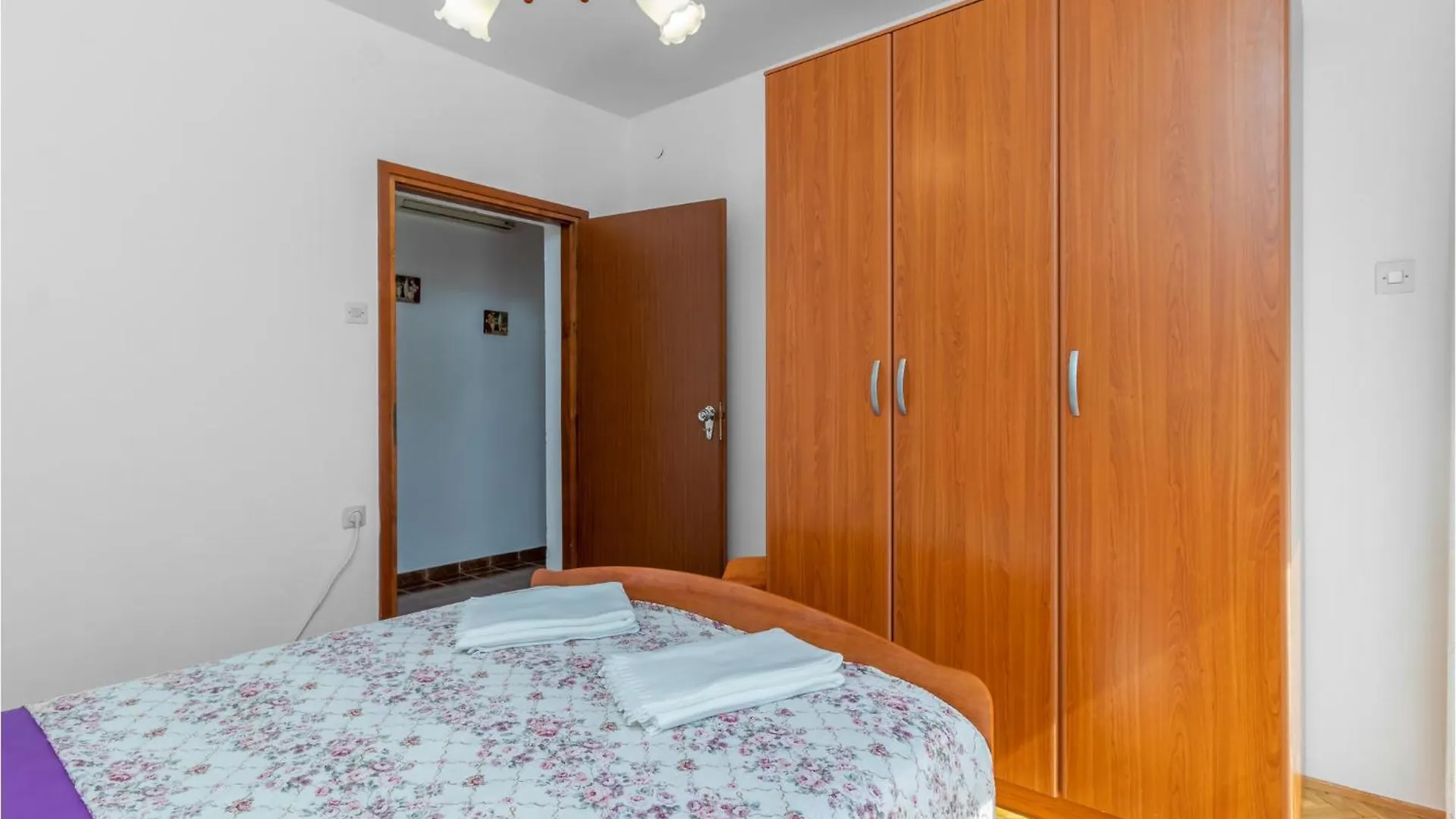 2 Bedroom Stunning Apartment In Selce 0*,