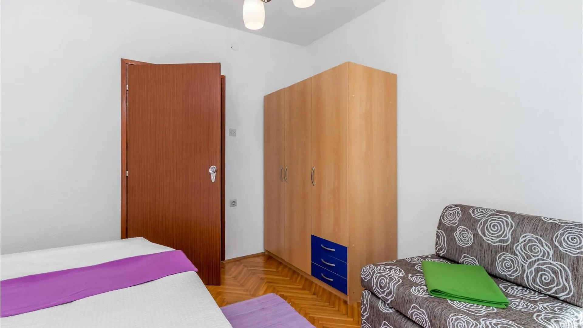 2 Bedroom Stunning Apartment In Selce