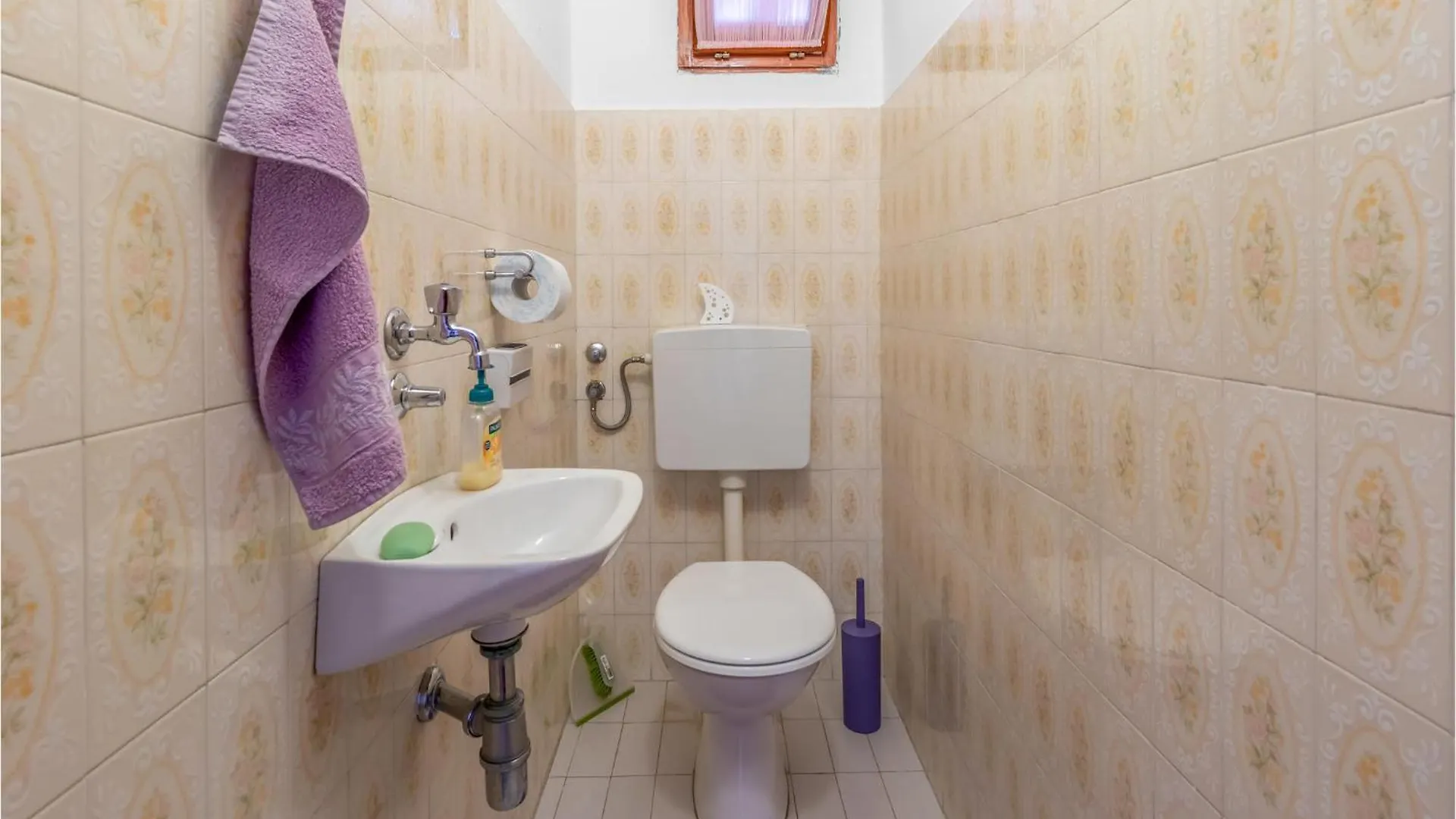 2 Bedroom Stunning Apartment In Selce