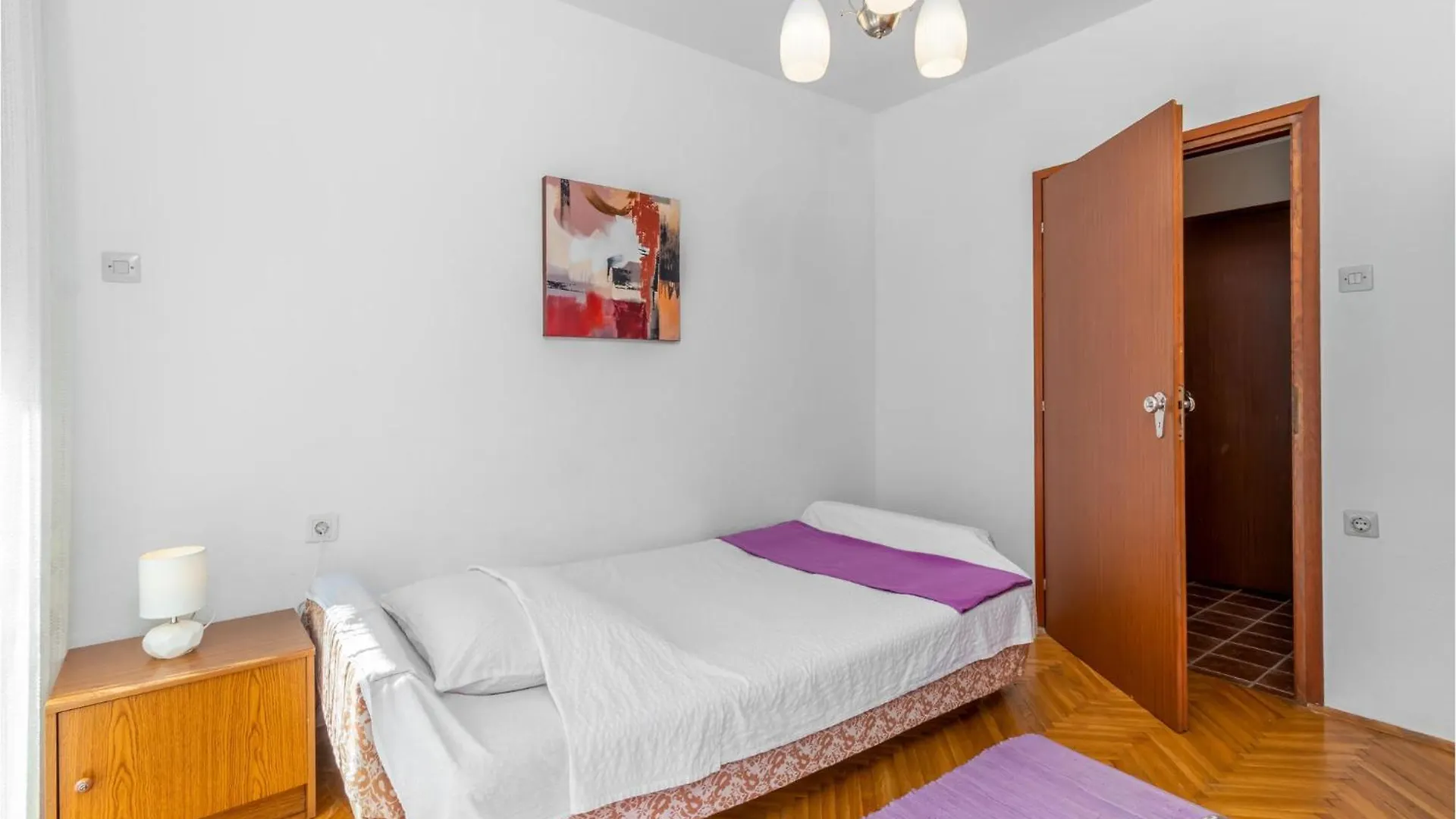 2 Bedroom Stunning Apartment In Selce
